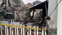 Penampakan Rumah Terbakar Tewaskan Kakak dan Adik di Pulogadung Jaktim