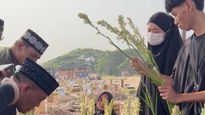 Selfi Nafilah Ditinggal Ibu Selamanya Usai 1 Bulan Dampingi Lawan Sakit