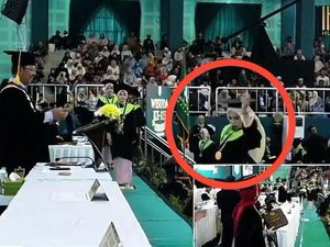 Kata UINSA soal Viral Wisudawati Jatuh dari Panggung Saat Minta Difoto Rektor