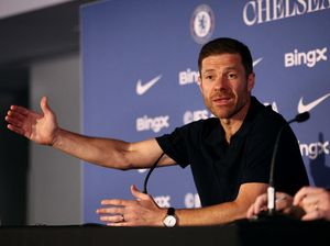 Kata Xabi Alonso Soal Chelsea yang Kelebihan Stok Bek Tengah