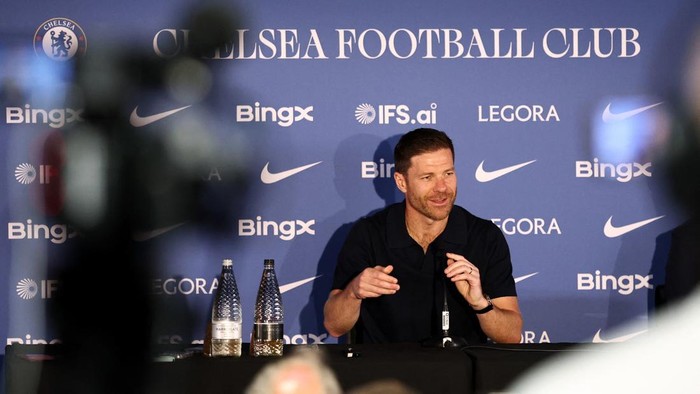 Soccer Football - Chelsea Press Conference - Stamford Bridge, London, Britain - July 13, 2026 Chelsea new manager Xabi Alonso during the press conference REUTERS/David Klein