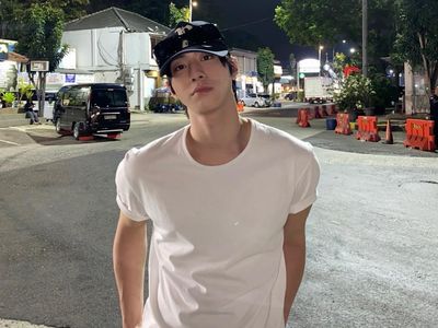 Potret Ahn Hyo Seop Kena Udara Bandung