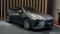 Pesona Lexus ES Terbaru Menggoda Orang Tajir Indonesia