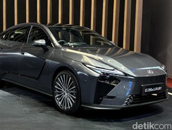 Pesona Lexus ES Terbaru Menggoda Orang Tajir Indonesia