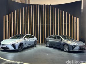 Lexus ES Hybrid dan Listrik Meluncur di GIIAS 2026, Harga Mulai Rp 1,2 Miliaran