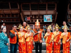 Menbud Tegaskan Komitmen Jaga Kelestarian Desa Adat Hiliamaetaniha