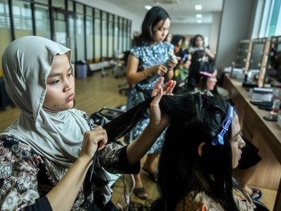 Pelatihan Tata Rias Perkuat Kompetensi Peserta Menuju Dunia Kerja