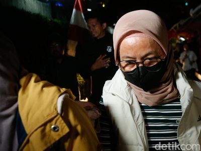 Potret Istri Bupati Pemalang Tiba di KPK Usai Terjaring OTT