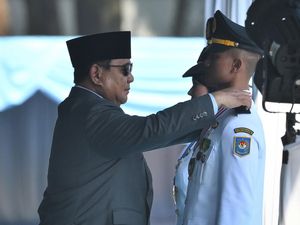 Presiden Prabowo Lantik 1.204 Pamong Praja Muda IPDN Angkatan XXXIII