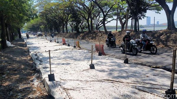 Polisi Berlakukan Rekayasa Lalu Lintas di Tengah Perbaikan Jalan Gresik