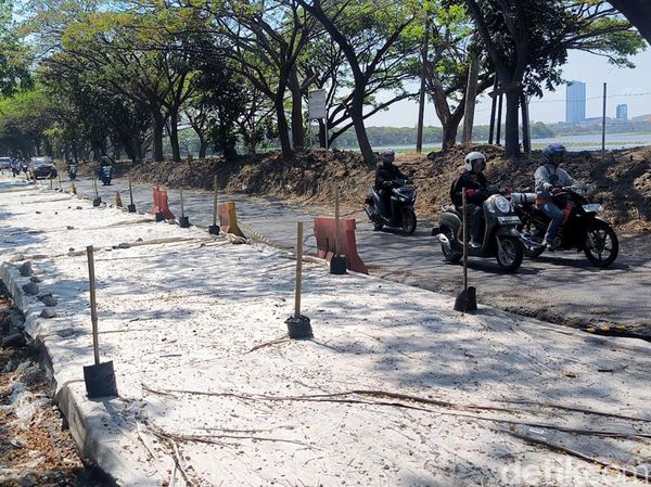 Polisi Berlakukan Rekayasa Lalu Lintas di Tengah Perbaikan Jalan Gresik