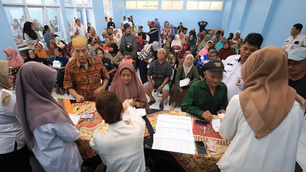 Ratusan Lansia di Kediri Terima BLT dari Dana Bagi Hasil Cukai Tembakau