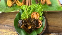 Sambal Wiwitan: Puas Makan Iga Bakar hingga Kulit Ayam Goreng Pakai Sambal Dadak