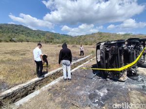 Bentrok 2 Kampung Rebut Lahan di Manggarai Barat, 2 Mobil-3 Motor Dibakar