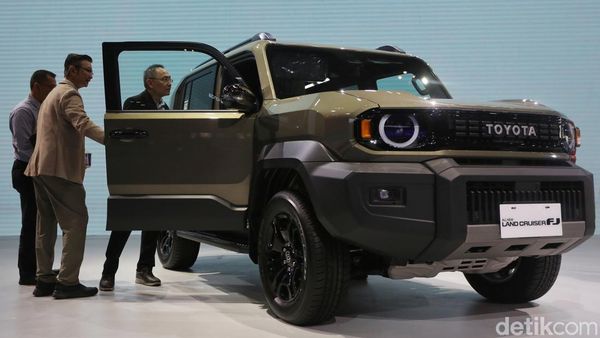 Land Cruiser FJ Sampai Juga di Indonesia, Begini Wujud Gagahnya