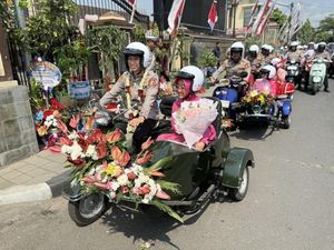 Sertijab Kapolres Kediri Kota Ditutup Riding Vespa Keliling Kota