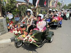 Sertijab Kapolres Kediri Kota Ditutup Riding Vespa Keliling Kota
