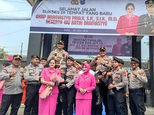 Pedang Pora Iringi Sertijab Kapolres Kediri, AKBP Wahyudin Resmi Menjabat