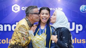 Bahagianya Abdel Achrian Lihat Sang Putri Masuk ITB