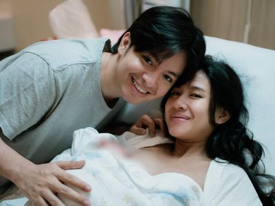 Shenina Cinnamon dan Angga Yunanda Umumkan Kelahiran Anak Pertama