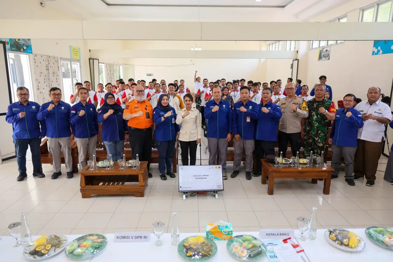 Badan Meteorologi, Klimatologi, dan Geofisika (BMKG) terus memperkuat kesiapsiagaan masyarakat menghadapi ancaman gempabumi melalui penyelenggaraan Sekolah Lapang Gempabumi (SLG) di SMKN 1 Leuwiliang, Kabupaten Bogor, Rabu (29/7/2026). (Dok. BMKG)