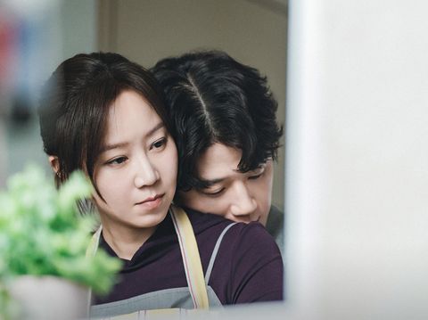 Drama Korea A Bona fide Killer (2026) Gong Hyo-jin dan Jung Joon-won dalam drama Korea A Bona fide Killer (2026).