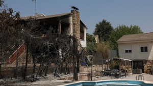 Kebakaran Hutan Hanguskan Pemukiman Elite di Madrid