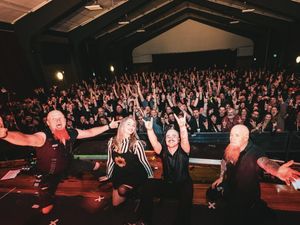 Konser Heavy Metal Berubah Jadi Mimpi Buruk, Penonton BAB di Tengah Moshing