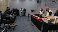 Video: KPK Sita Mobil Wanita yang Kena OTT Bareng Bupati Pemalang