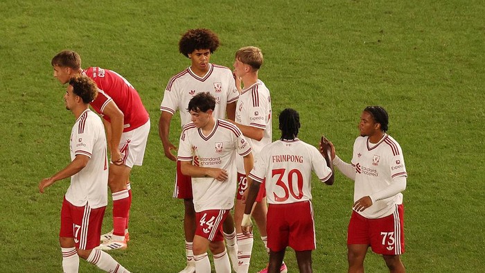 Liverpool kalahkan Wrexham 1-0 di laga uji coba.