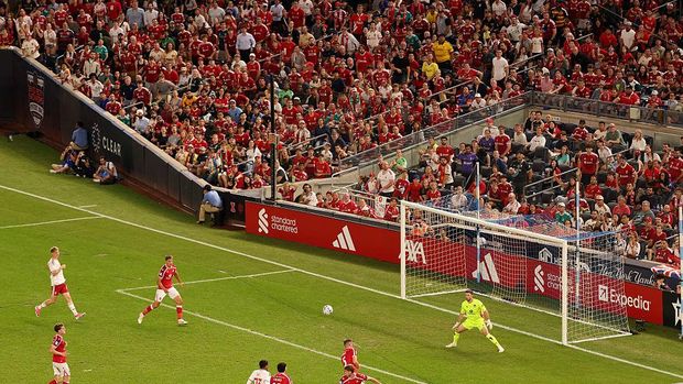NEW YORK, NEW YORK - JULY 29: (THE SUN OUT, THE SUN ON SUNDAY OUT) Rio Ngumoha of Liverpool shoots to score his side's first goal during the Pre-Season Friendly match between Liverpool FC and Wrexham AFC at Yankee Stadium on July 29, 2026 in New York City. (Photo by Liverpool FC/Liverpool FC via Getty Images)