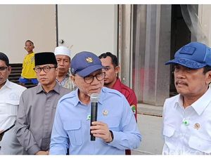 Zulhas dan Trenggono Tinjau Kampung Nelayan Warloka di Labuan Bajo