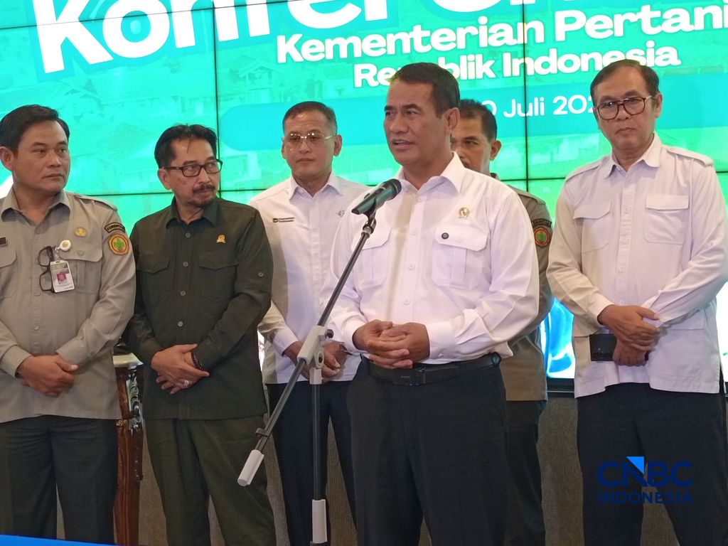 Menteri Pertanian (Mentan) Amran Sulaiman saat konvensi pers di kantornya, Jakarta, Kamis (30/7/2026).  (CNBC Indonesia/Martyasari Rizki)
