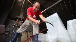 Pabrik Es di Yangzhou Kebanjiran Permintaan Saat Musim Panas