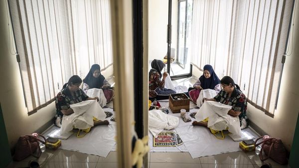 Pelatihan Batik Semarangan Dorong UMKM Naik Kelas dan Perkuat Daya Saing