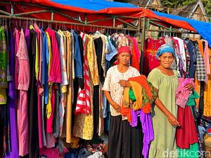 Unik! Posko Kebakaran Sukabumi Disulap Jadi Distro Baju