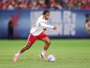 Rio Ngumoha Tebar Pesona ke Iraola