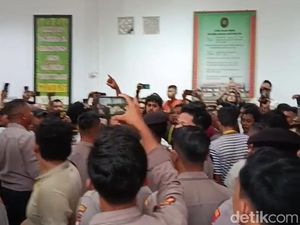 Sidang Perdana Kasus Tewasnya Bripda NS di PN Batam, Keluarga Korban Histeris