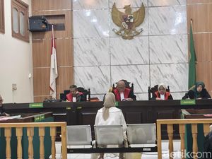 Tangis Histeris Korban Kasus Penganiayaan Dokter di Bandung