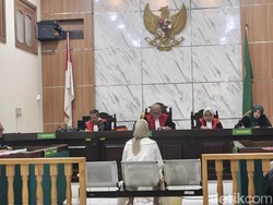 Tangis Histeris Korban Kasus Penganiayaan Dokter di Bandung