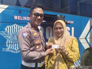 Warga Bisa Perpanjang SIM hingga Curhat Hukum 24 Jam di Sidoarjo