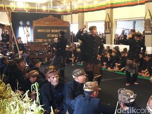 Tarian Sodoran Tutup Puncak Perayaan Hari Raya Karo 1948 Saka Suku Tengger