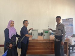 UB-Unram Hibahkan Alat Pendeteksi Gelombang Laut untuk Masyarakat Awang