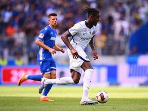 Inter Milan Perpanjang Kontrak Yann Bisseck hingga 2031