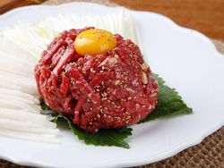5 Hidangan Daging Mentah Terenak di Dunia, Yukhoe Jadi Juara!
