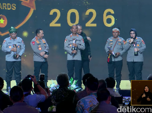 AKP Siti Persembahkan Hoegeng Awards ke Keluarga: Nak, Maaf Mama Jarang Pulang