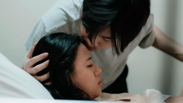 Momen Haru Shenina Jalani Persalinan, Angga Tak Lepas Dekapan