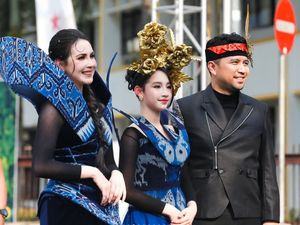 Potret Arumi Bachsin di JFC 2026, Kompak Tampil Bak Princess Dengan Putrinya