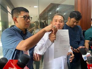 Wartawan Parlemen Laporkan Deddy Sitorus ke MKD DPR Buntut Kayak Sirkus