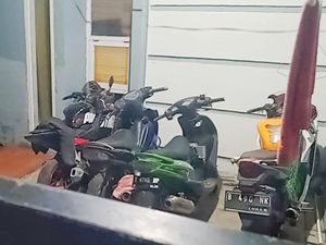 Pemicu Kelompok Bersenjata Tajam Serang Kontrakan Polisi di Karawang
